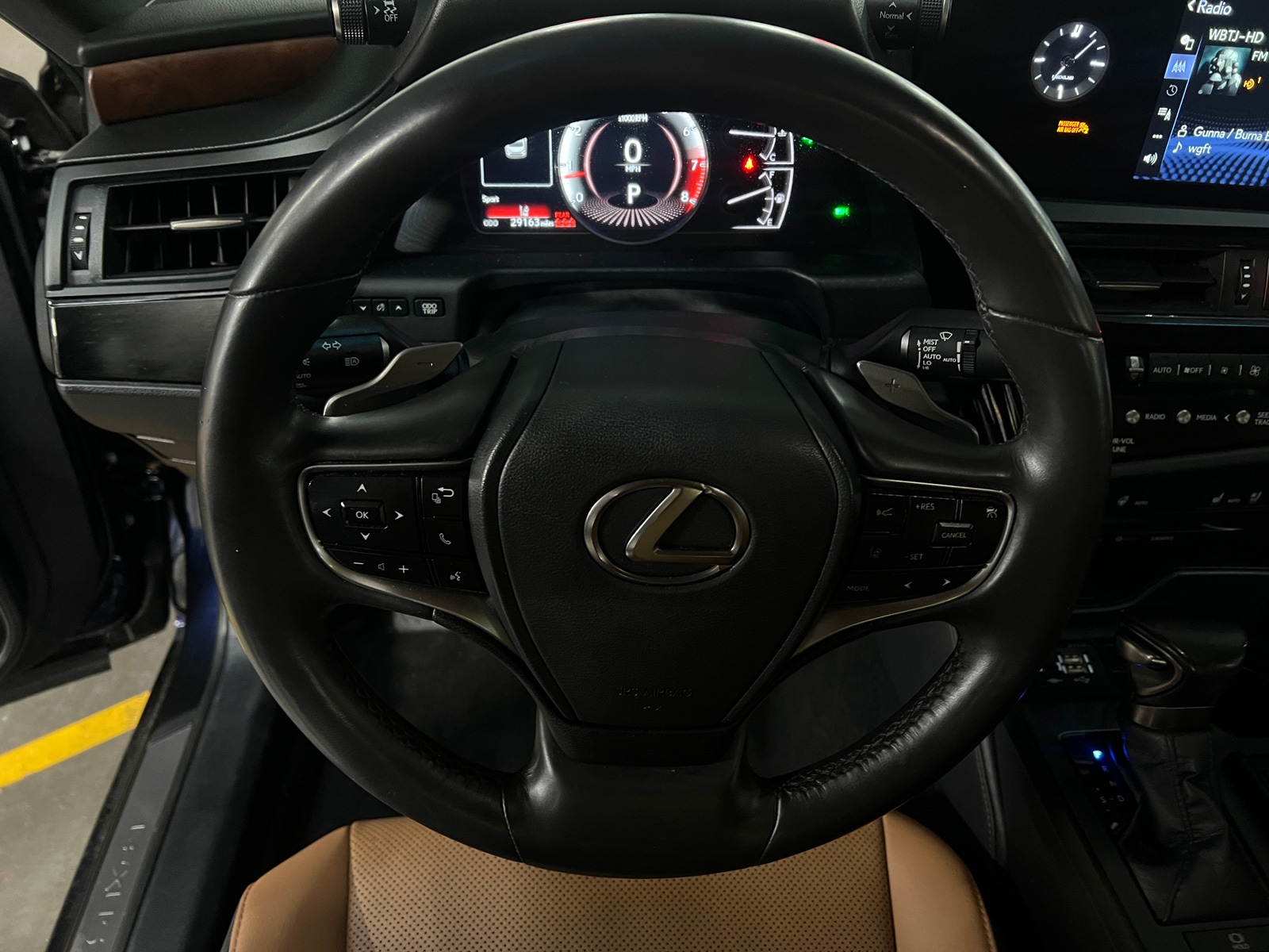 Thumbnail: 2022 Lexus ES - 4
