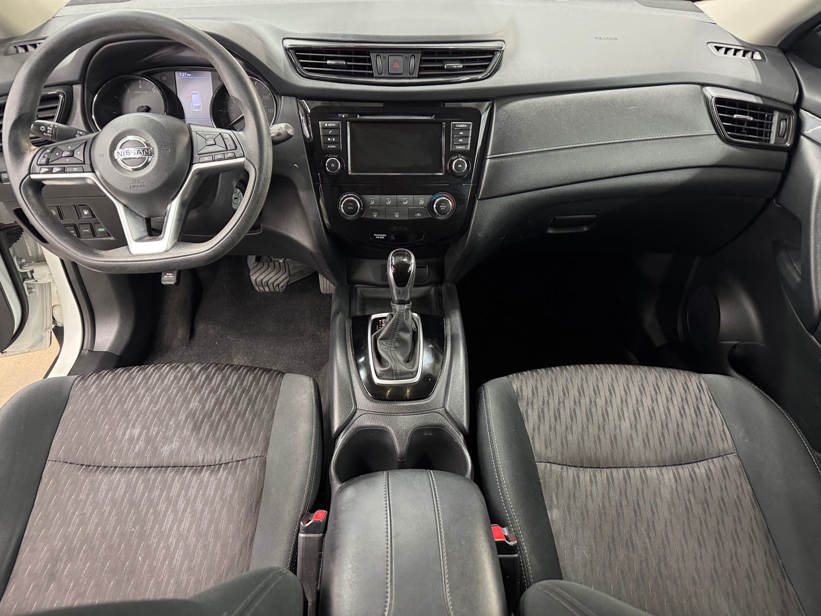 Thumbnail: 2020 Nissan Rogue - 3