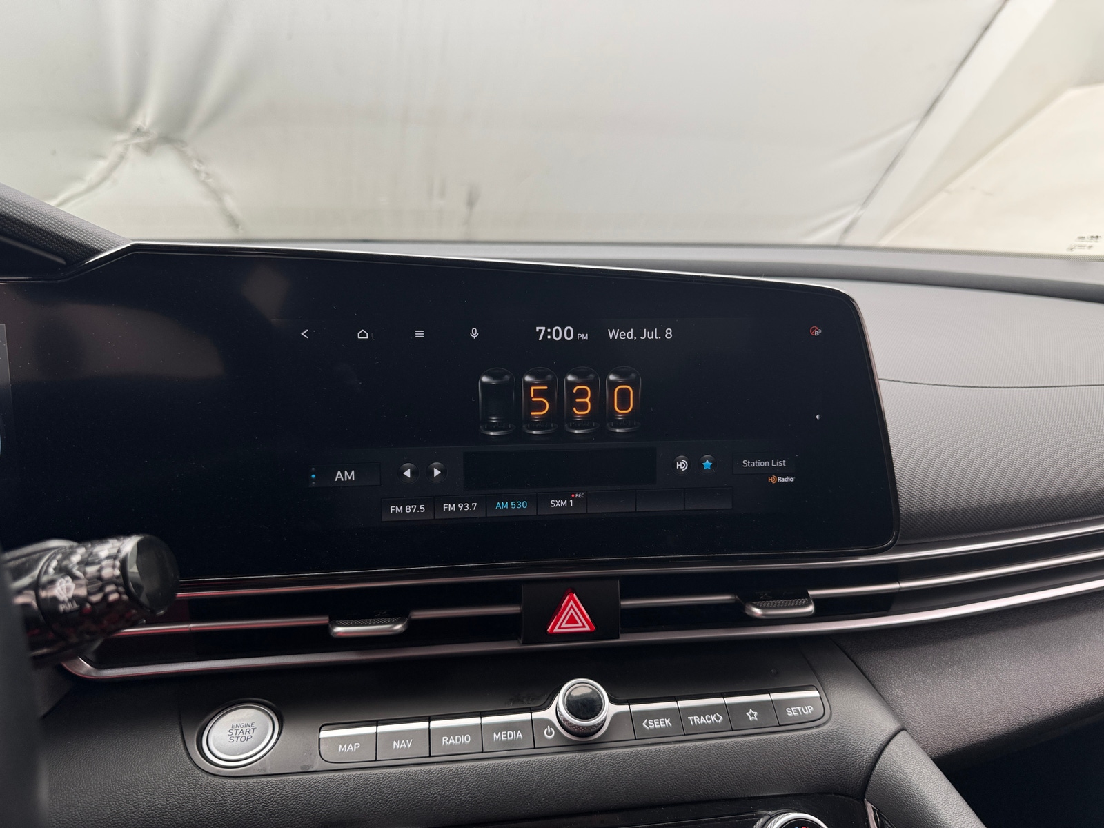 Thumbnail: 2023 Hyundai Elantra - 4