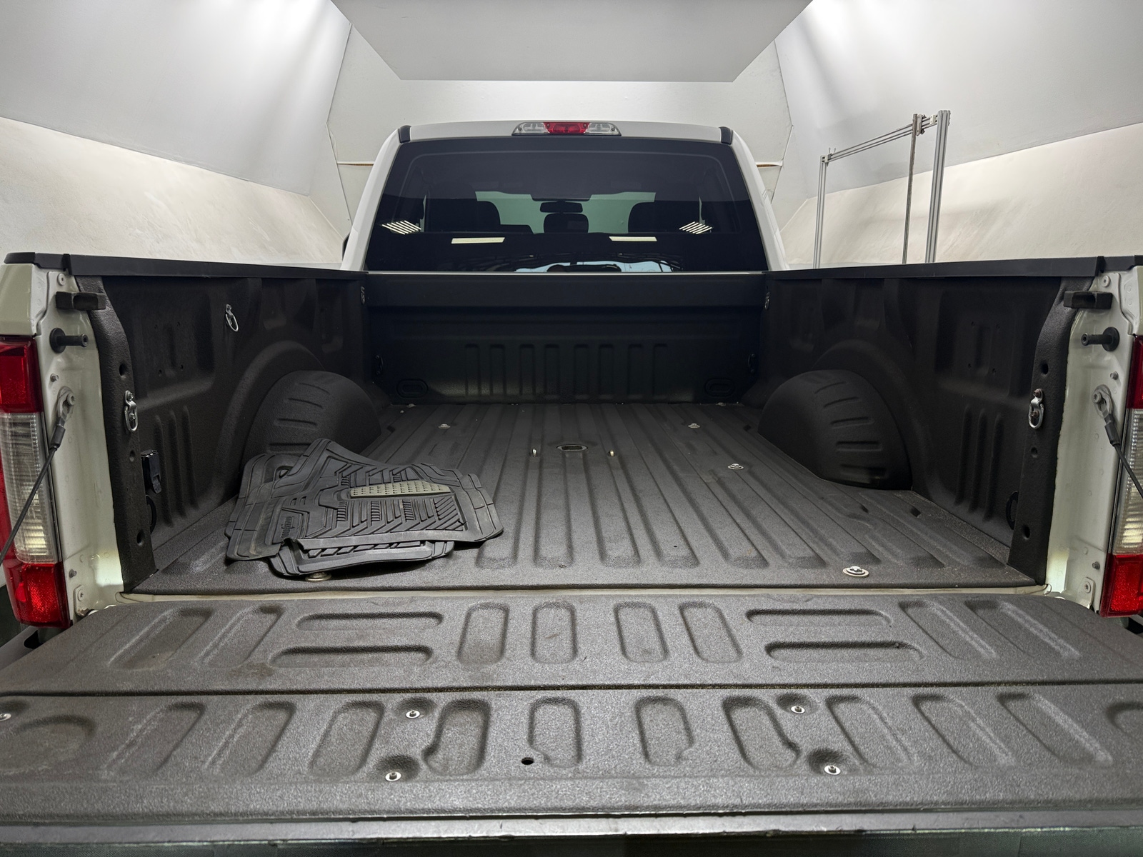Thumbnail: 2019 Ford Econoline - 6