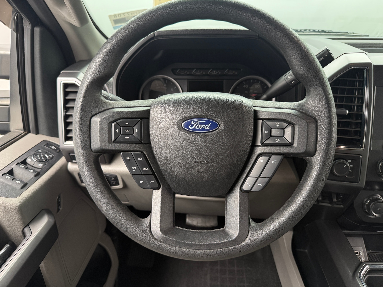 Thumbnail: 2019 Ford Econoline - 5
