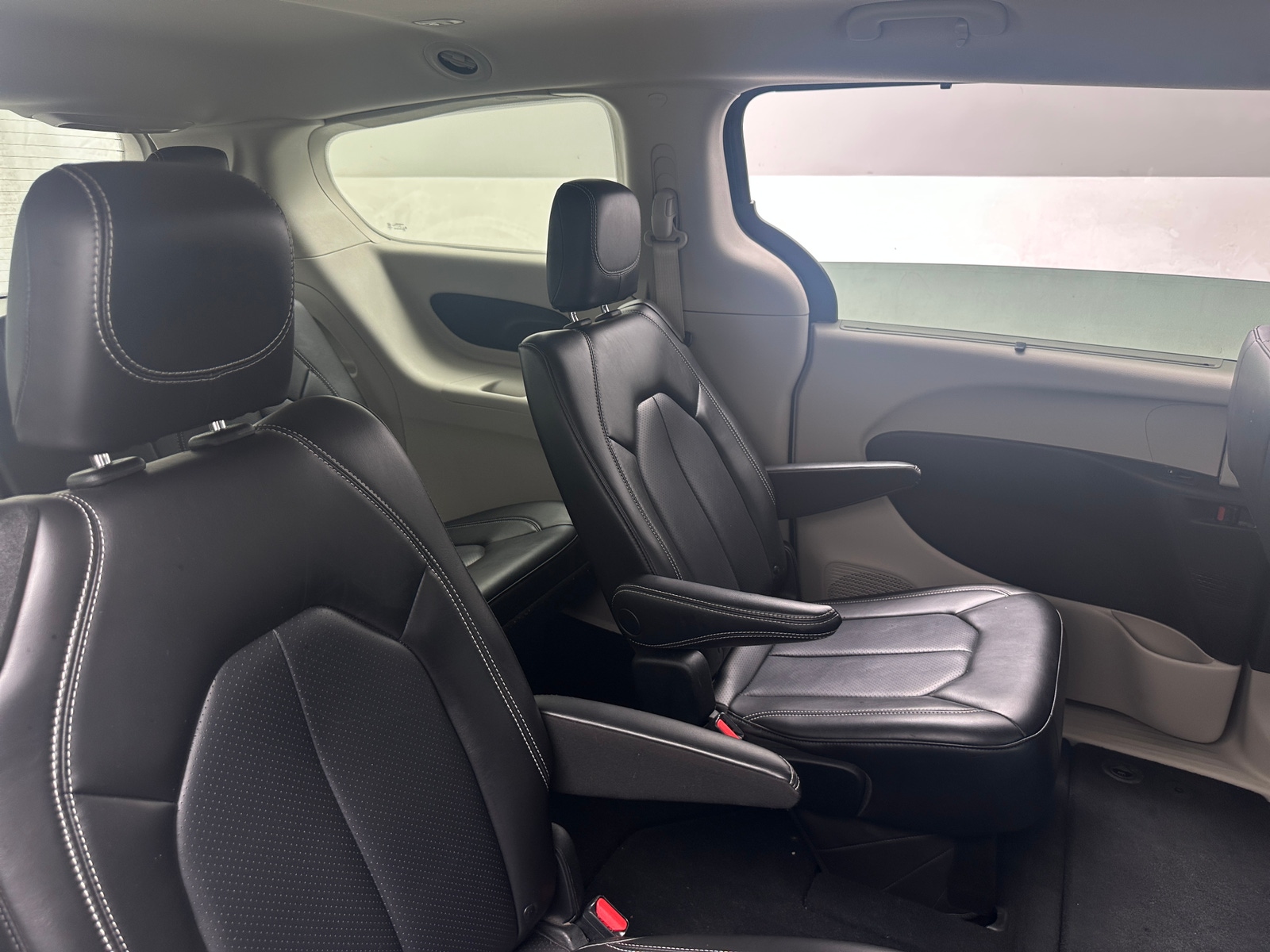 Thumbnail: 2023 Chrysler Pacifica - 5