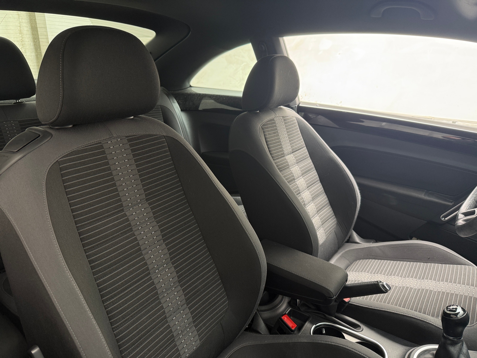Thumbnail: 2015 Volkswagen Beetle - 2