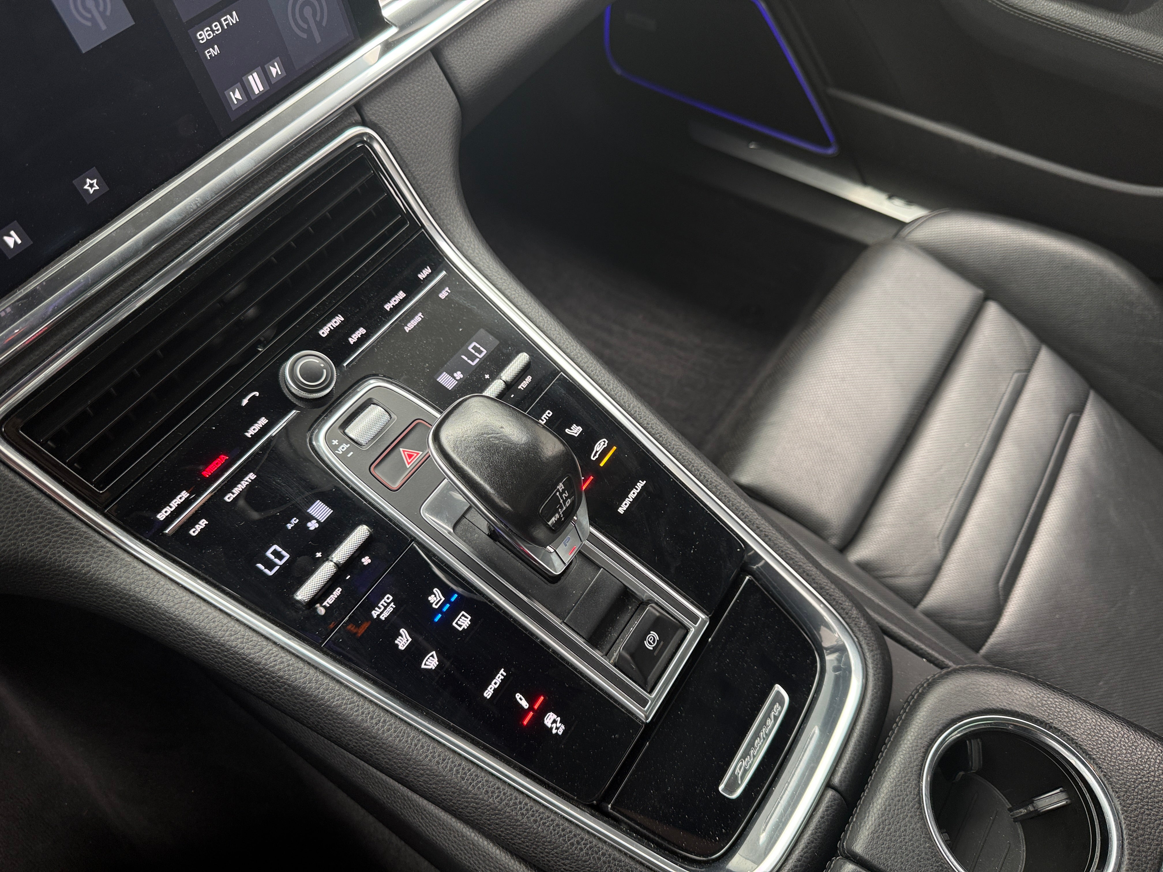 2020 Porsche Panamera Base - Photo 8