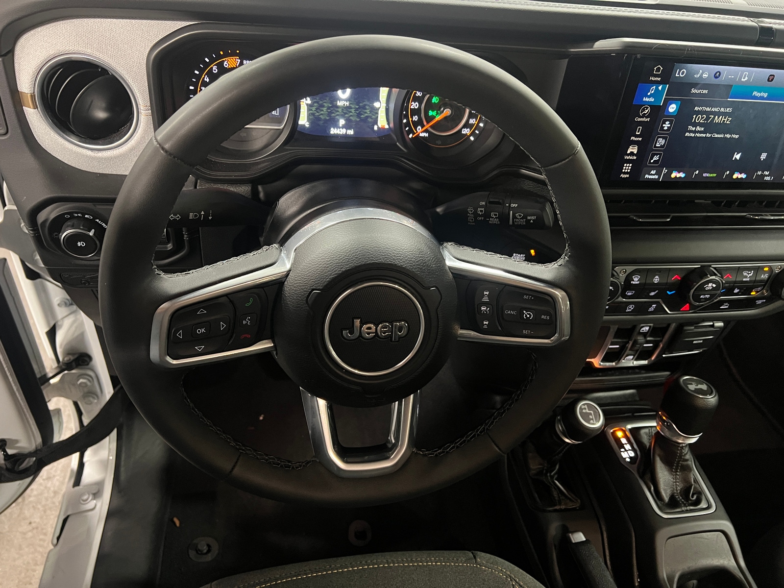 Thumbnail: 2025 Jeep Wrangler - 5