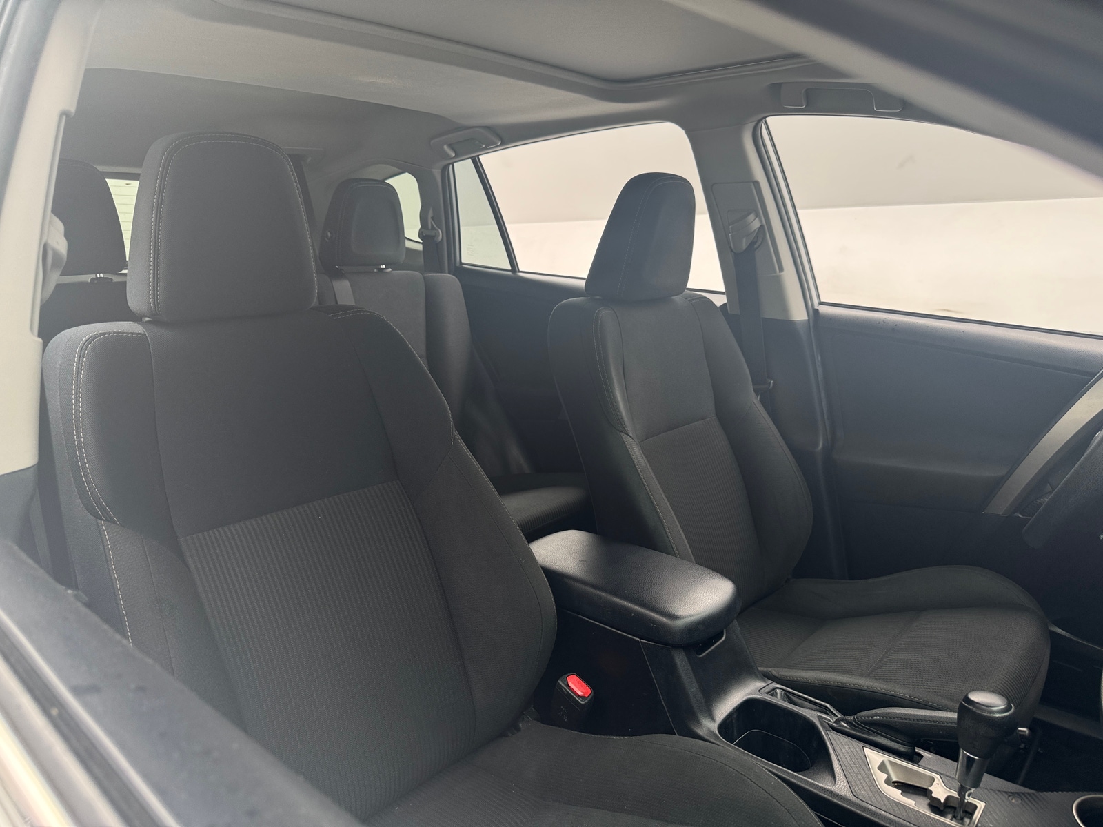 Thumbnail: 2015 Toyota RAV4 - 2