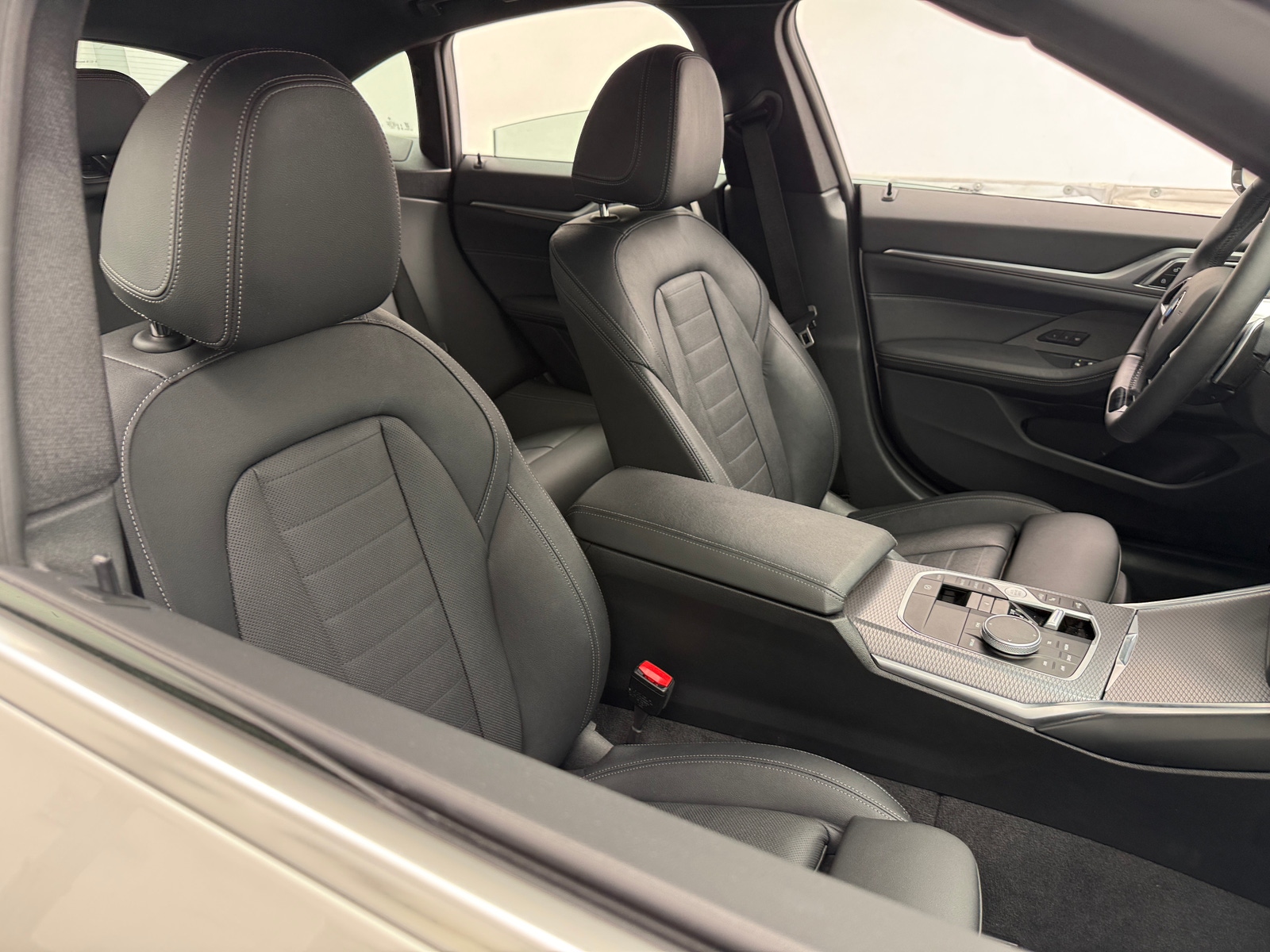 Thumbnail: 2026 BMW 4 Series - 2