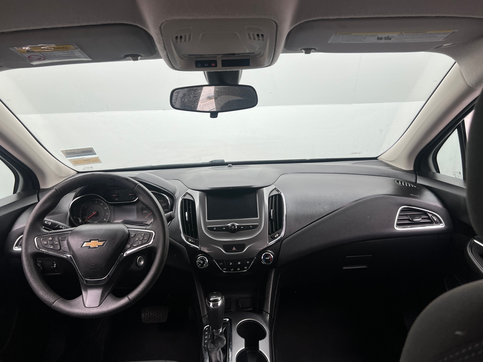 Thumbnail: 2018 Chevrolet Cruze - 3