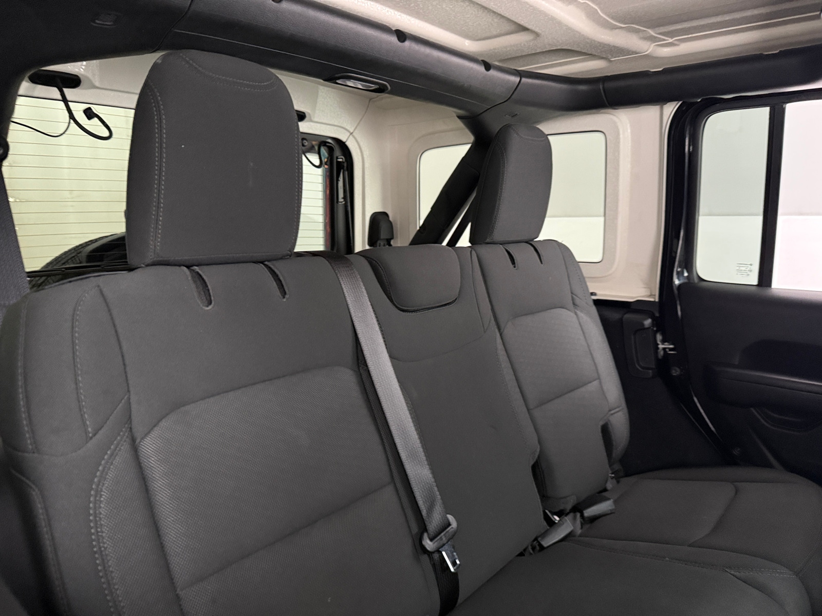 Thumbnail: 2022 Jeep Wrangler - 6