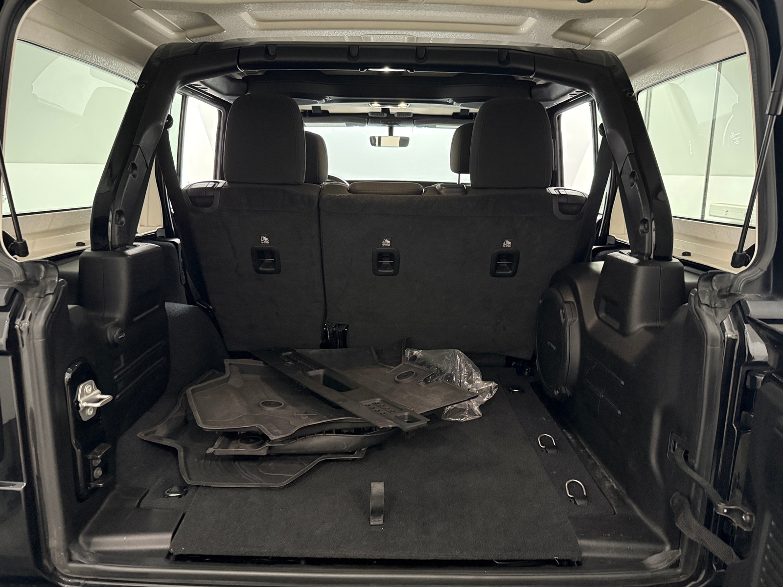 Thumbnail: 2022 Jeep Wrangler - 7