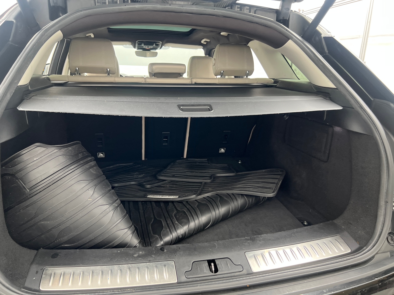 Thumbnail: 2018 Land Rover Range Rover Velar - 6