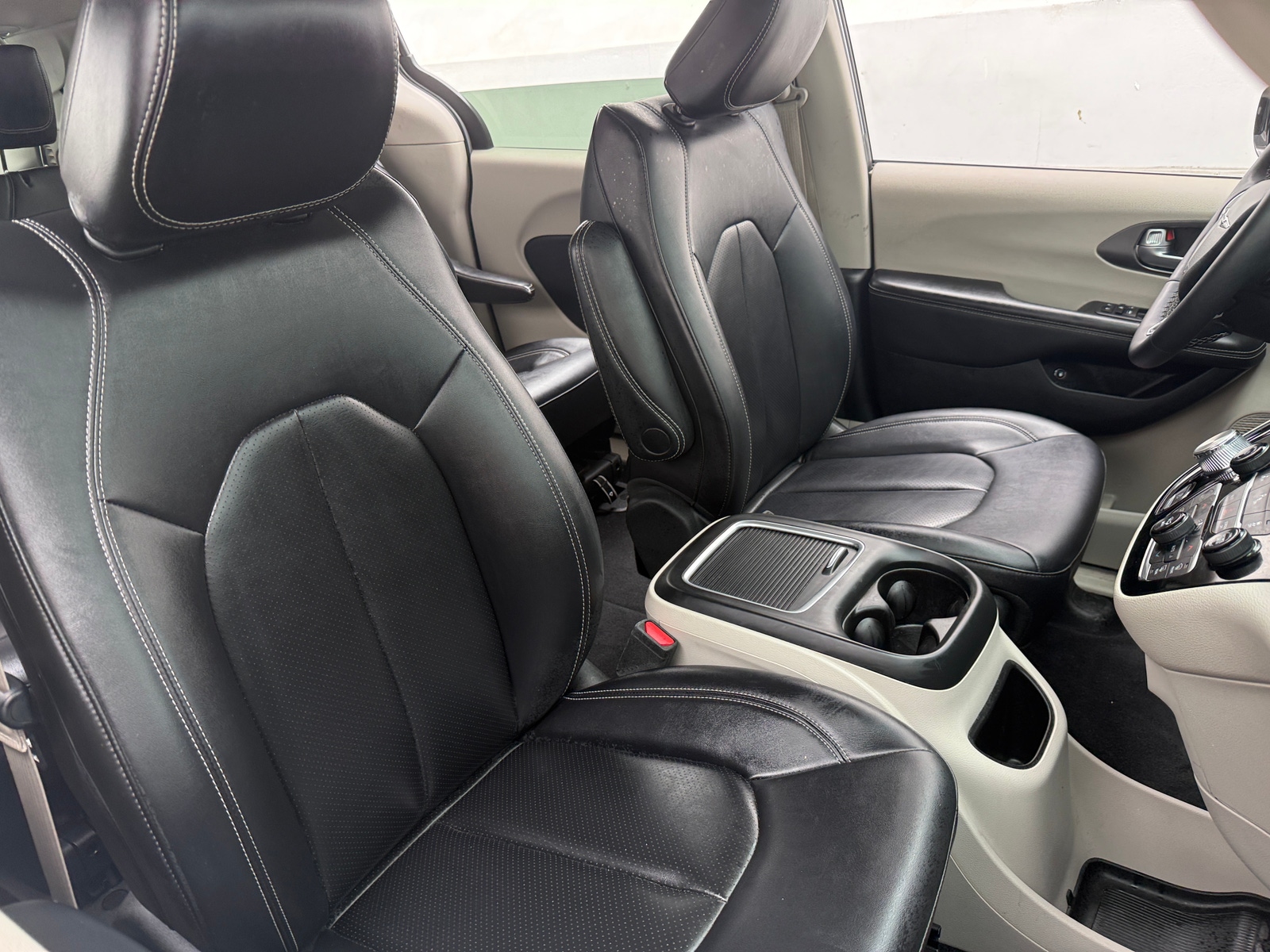 Thumbnail: 2024 Chrysler Pacifica - 2