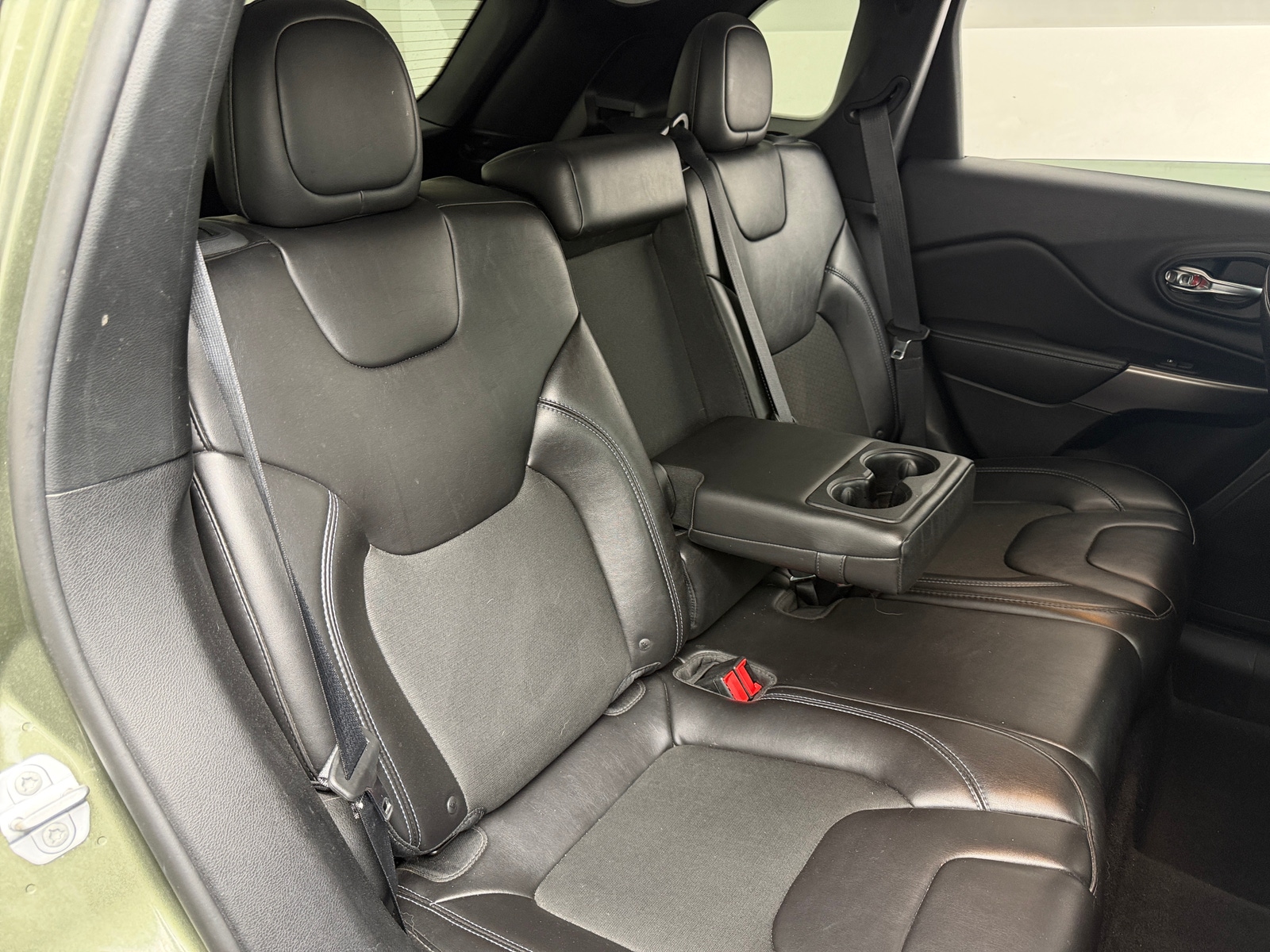 Thumbnail: 2019 Jeep Cherokee - 6