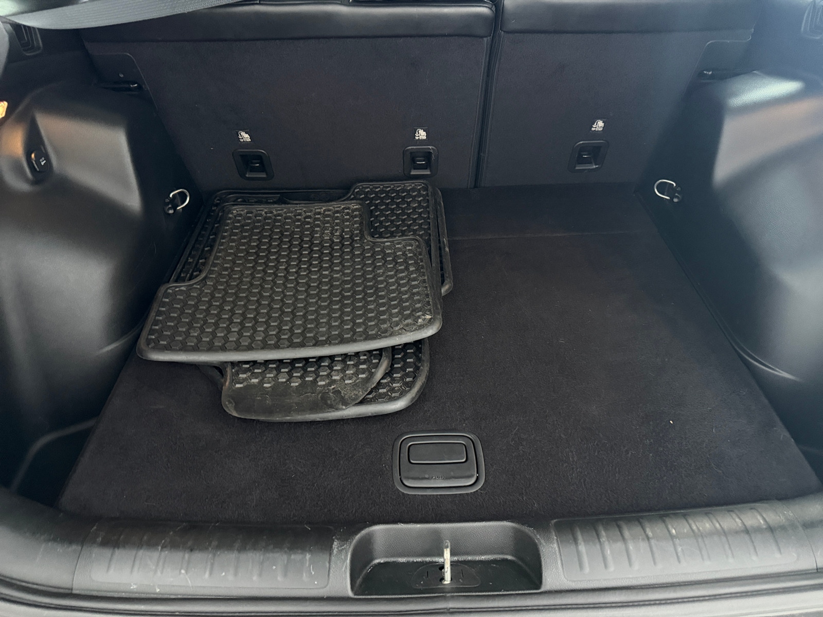 Thumbnail: 2019 Jeep Cherokee - 7
