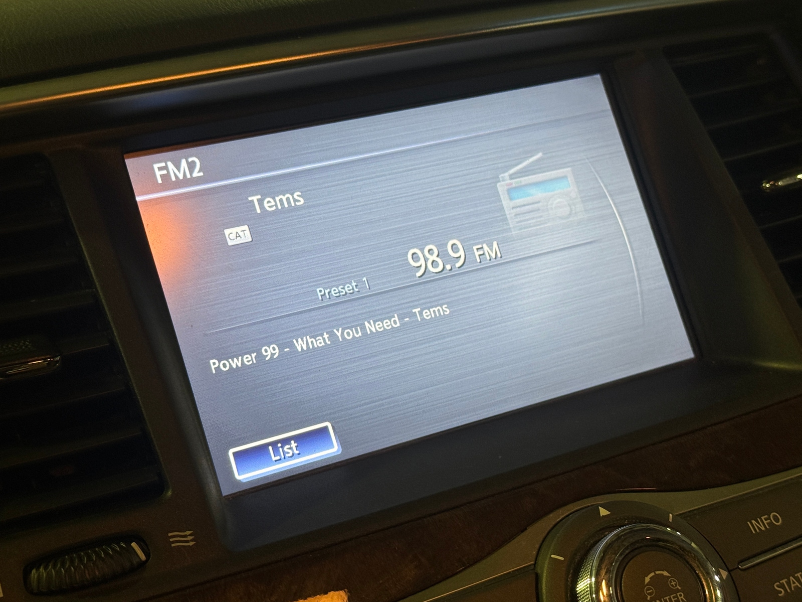 Thumbnail: 2016 INFINITI QX80 - 3