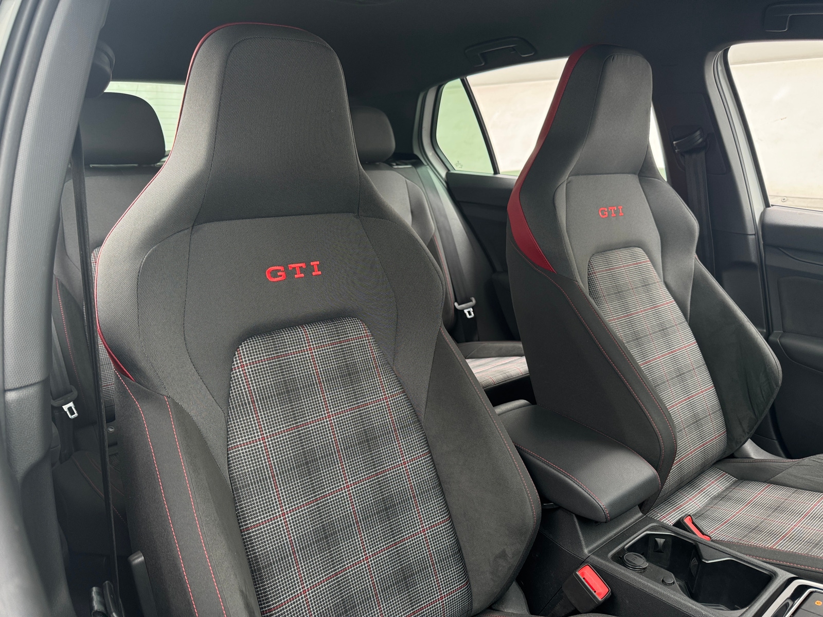 Thumbnail: 2023 Volkswagen Golf - 2