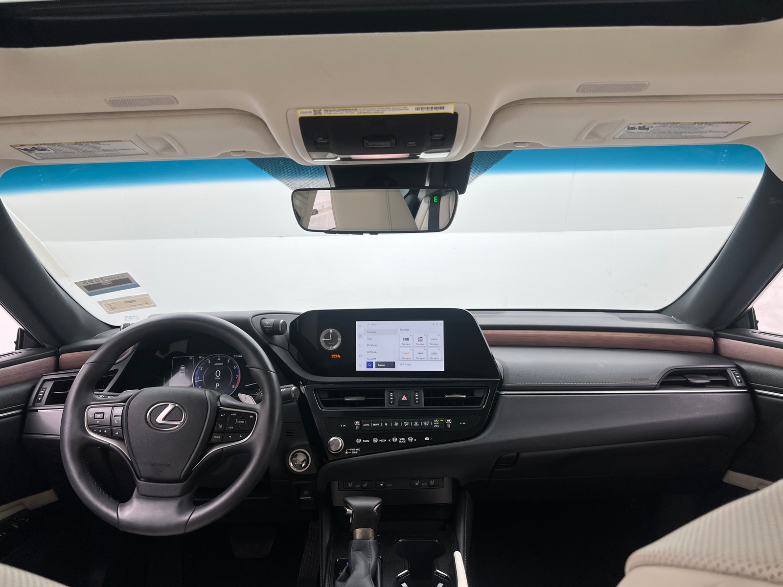 Thumbnail: 2025 Lexus ES - 2