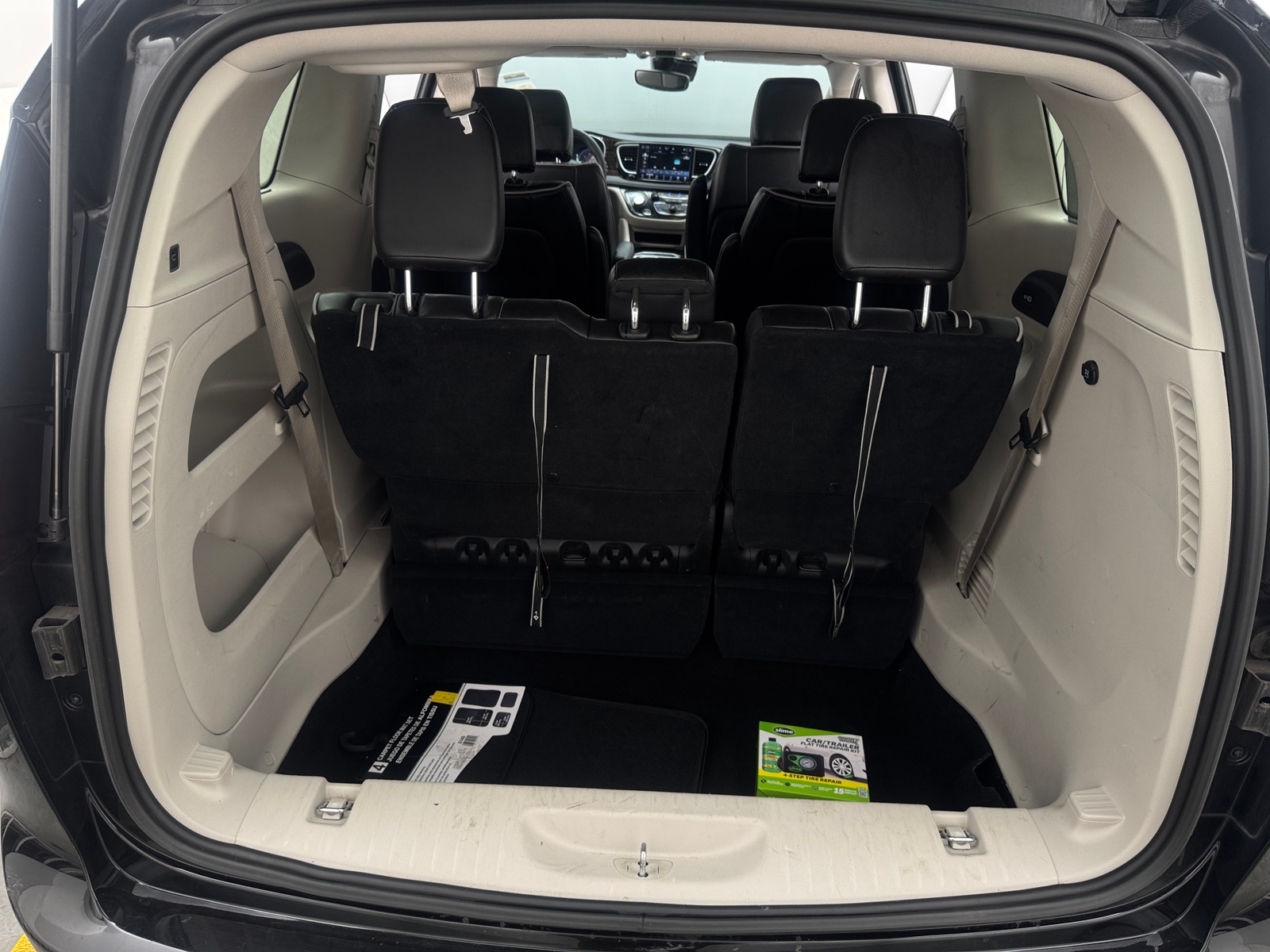 Thumbnail: 2023 Chrysler Pacifica - 6