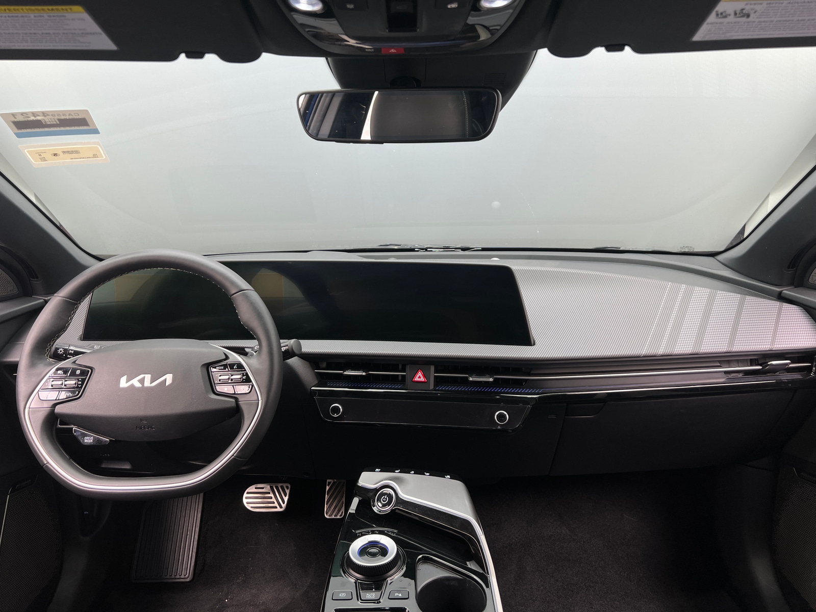 Thumbnail: 2023 Kia EV6 - 2