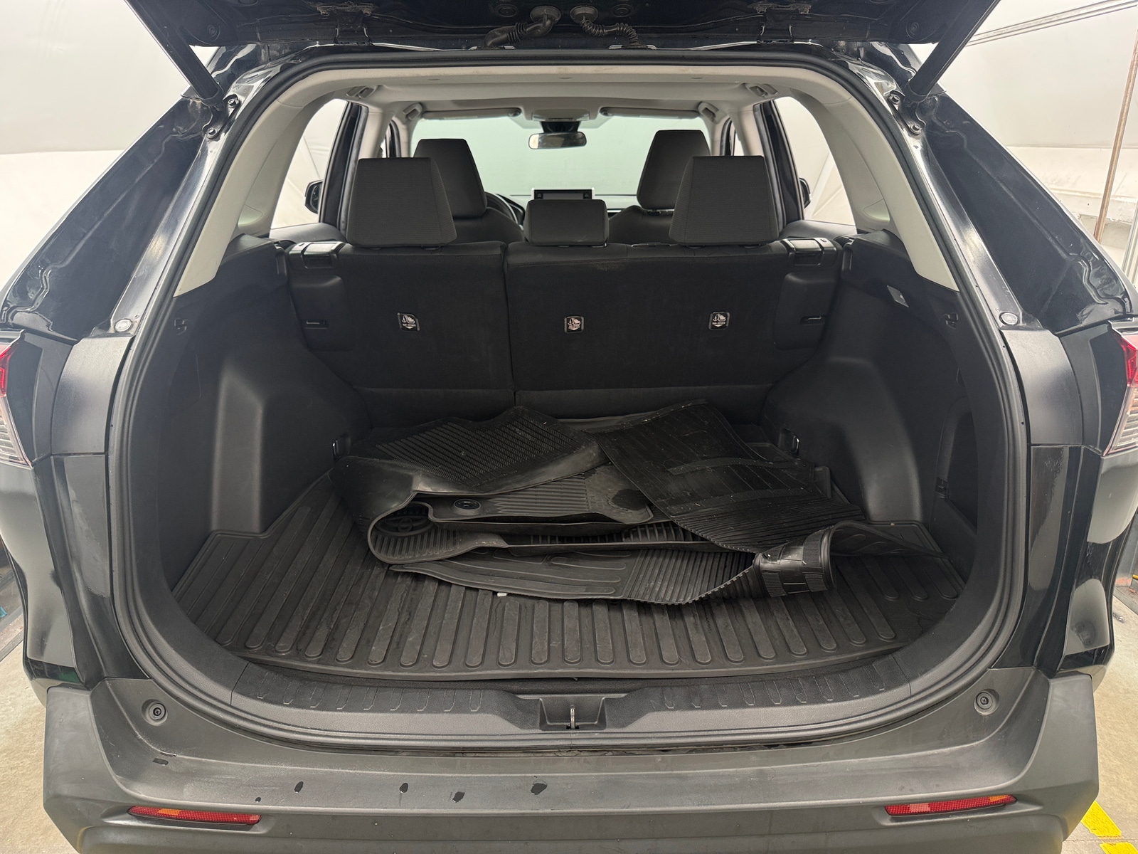Thumbnail: 2021 Toyota RAV4 - 7