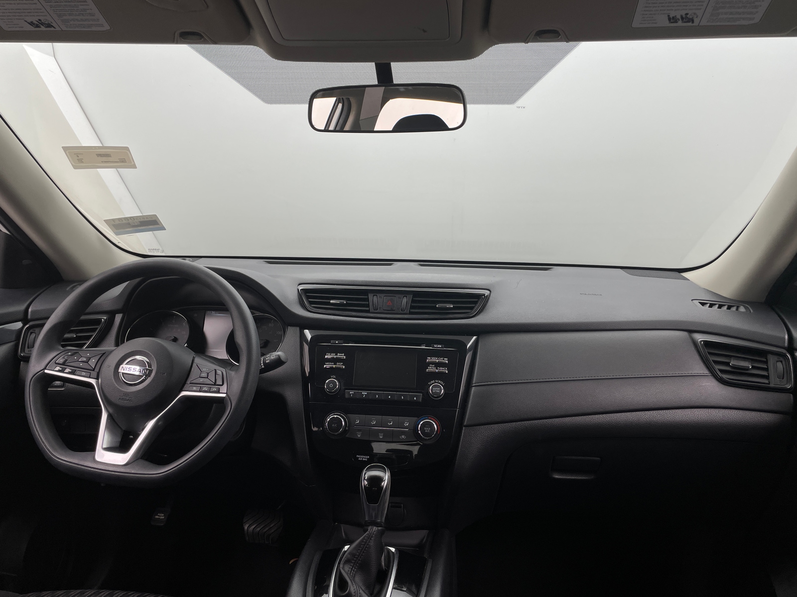 Thumbnail: 2017 Nissan Rogue - 3