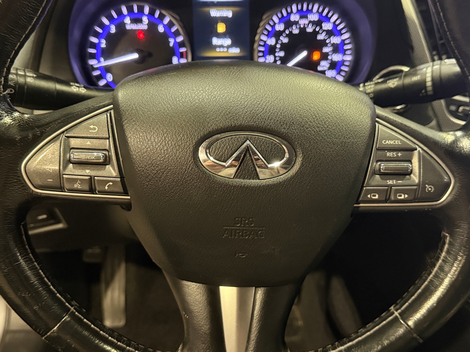 Thumbnail: 2015 INFINITI Q50 - 4