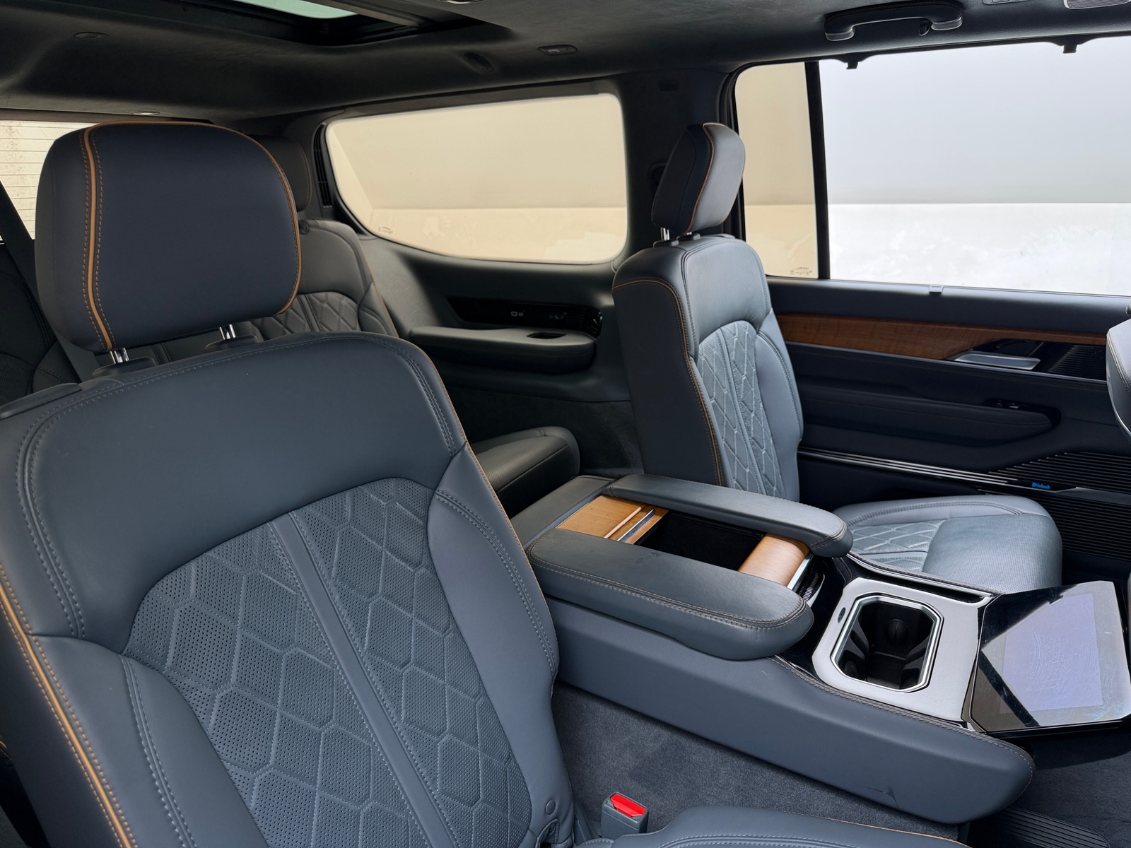 Thumbnail: 2022 Jeep Grand Wagoneer - 5