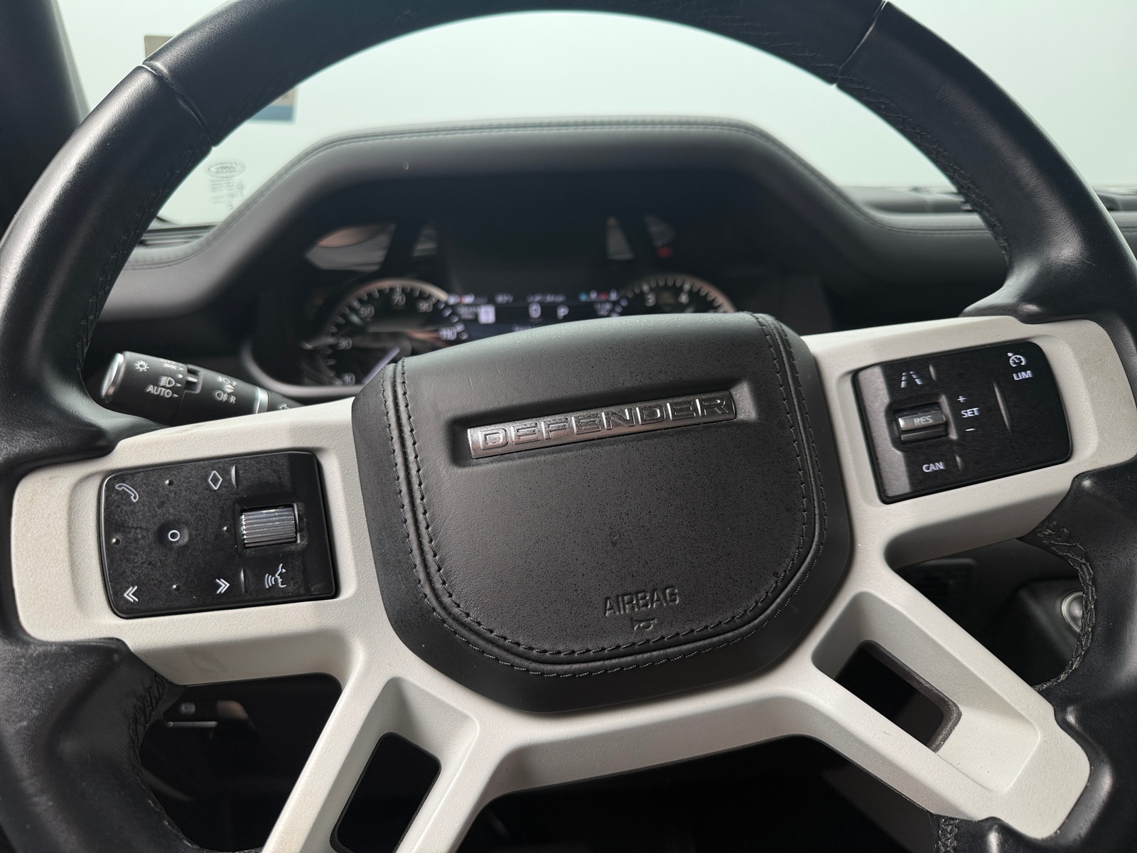Thumbnail: 2023 Land Rover Defender - 4
