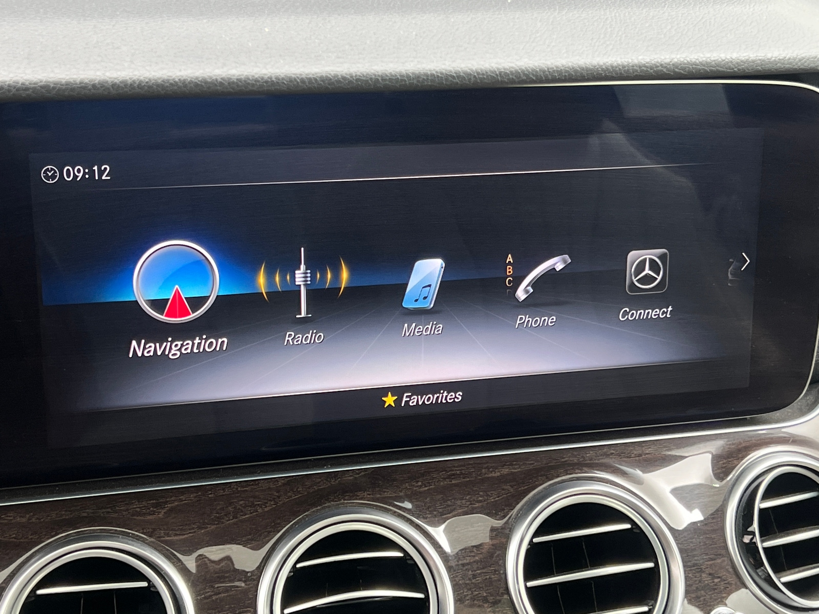 Thumbnail: 2020 Mercedes-Benz E-Class - 3