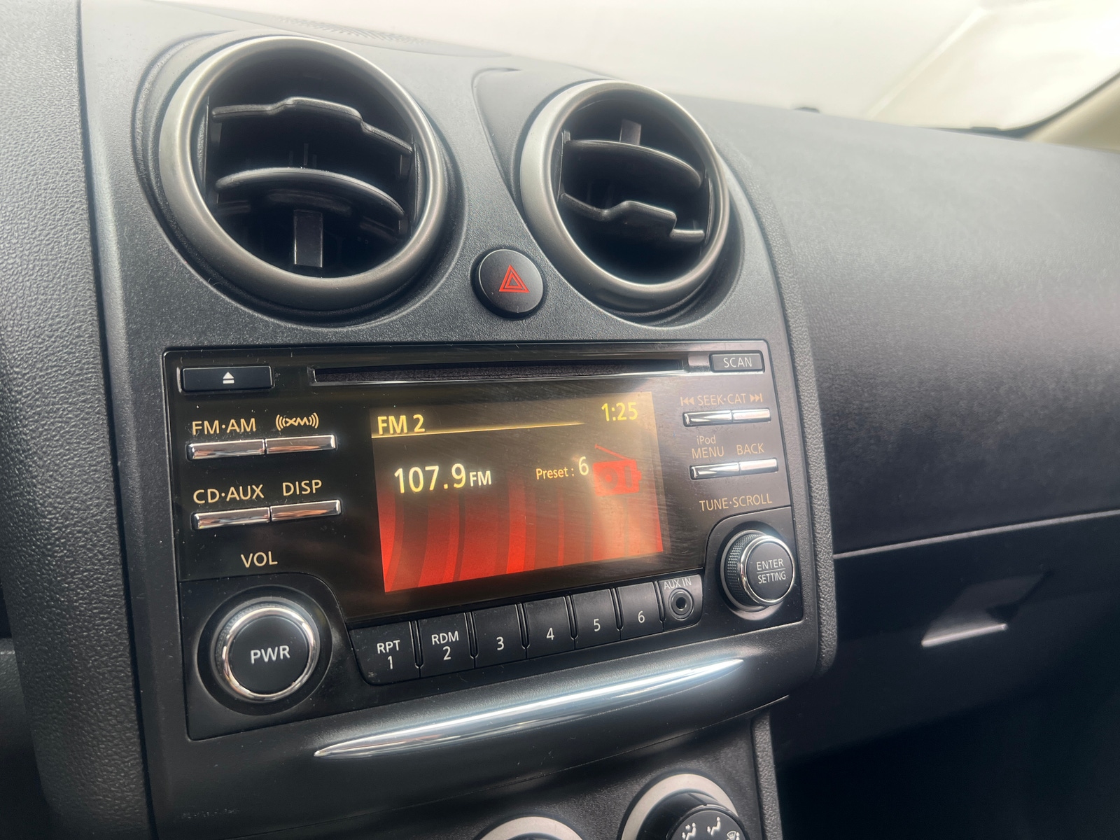 Thumbnail: 2015 Nissan Rogue - 4