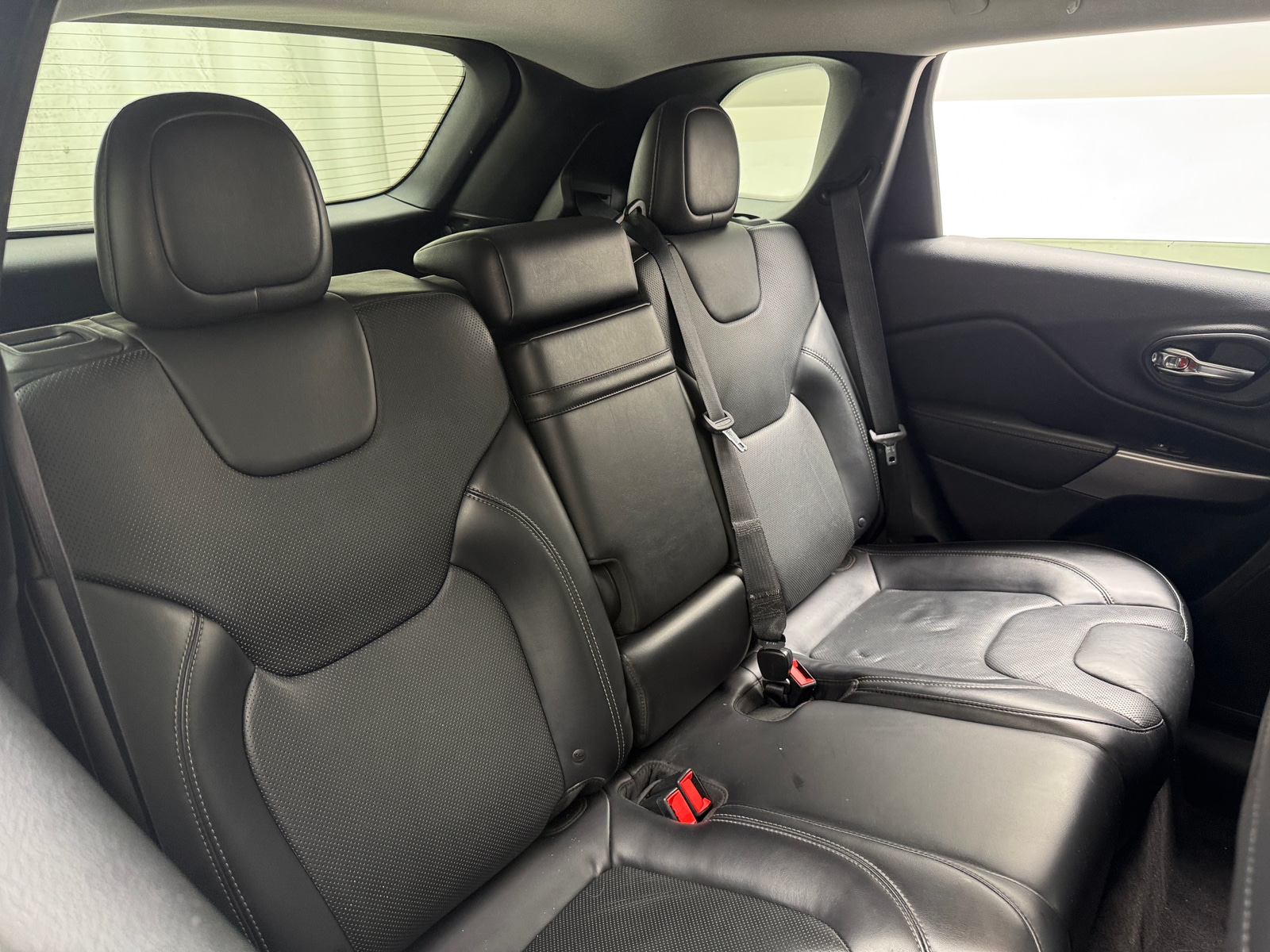 Thumbnail: 2019 Jeep Cherokee - 5