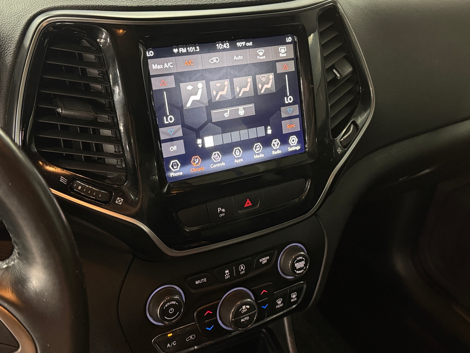 Thumbnail: 2019 Jeep Cherokee - 3