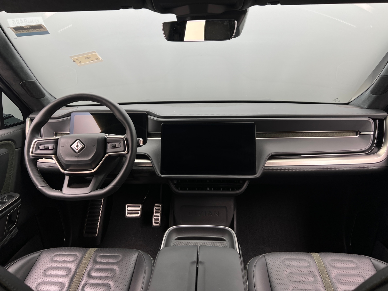 Thumbnail: 2024 Rivian R1S - 2