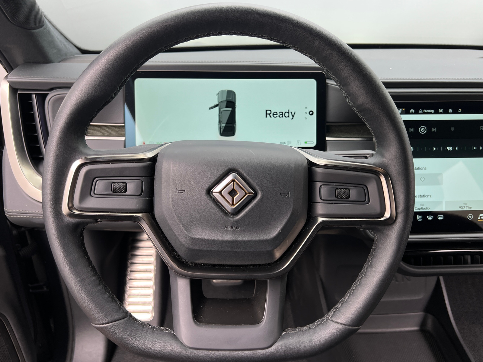 Thumbnail: 2024 Rivian R1S - 4