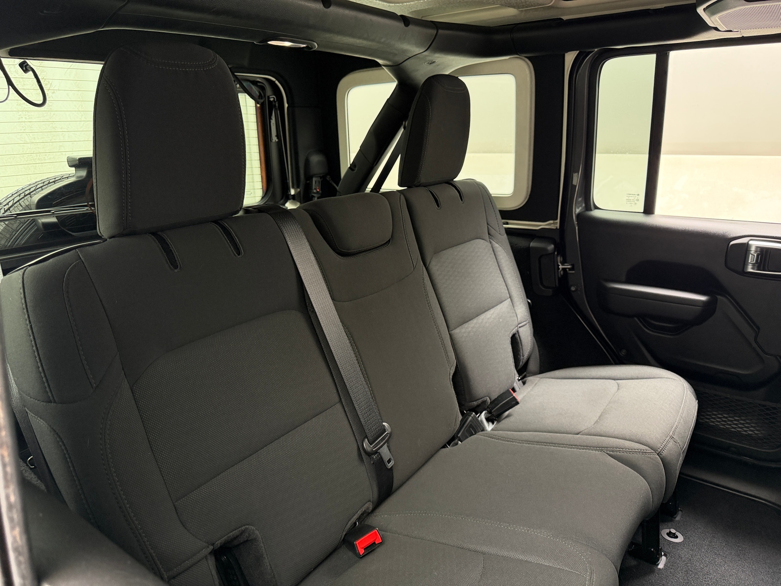 Thumbnail: 2022 Jeep Wrangler - 6