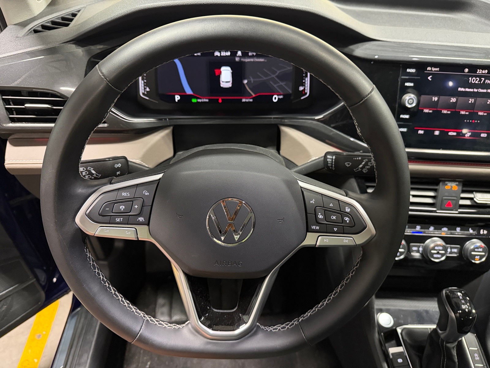 Thumbnail: 2022 Volkswagen Taos - 4