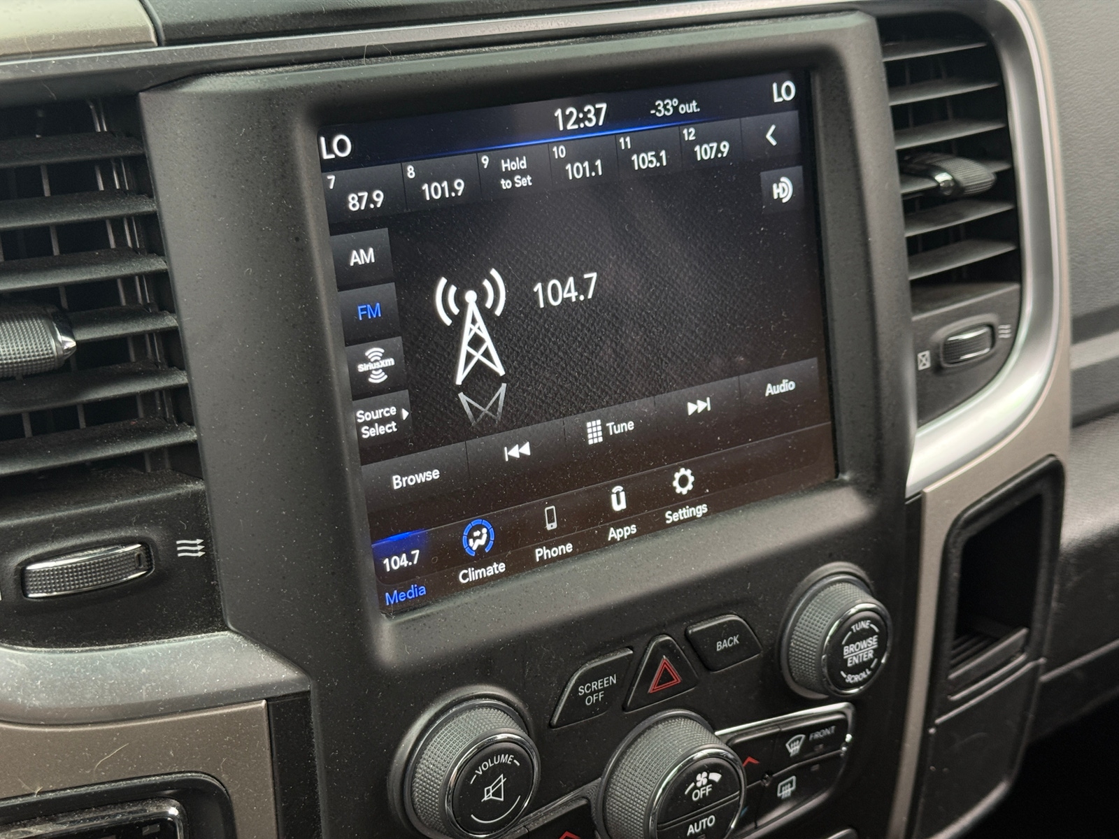 Thumbnail: 2020 RAM 1500 Classic - 4