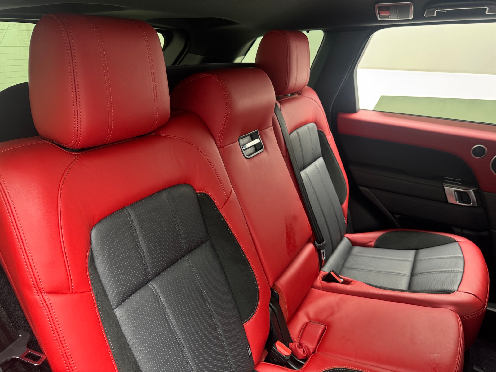 Thumbnail: 2022 Land Rover Range Rover Sport - 5
