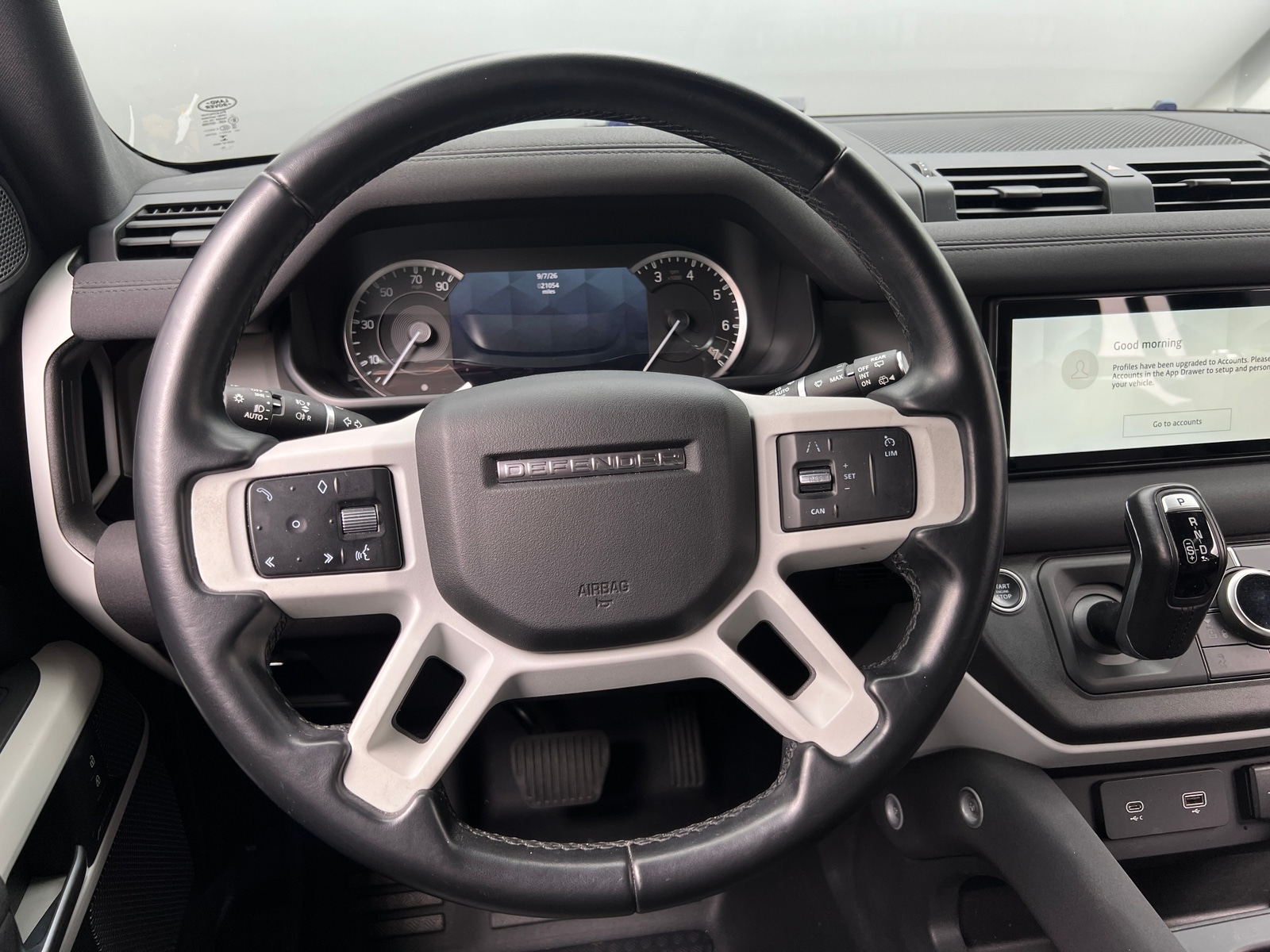 Thumbnail: 2023 Land Rover Defender - 4