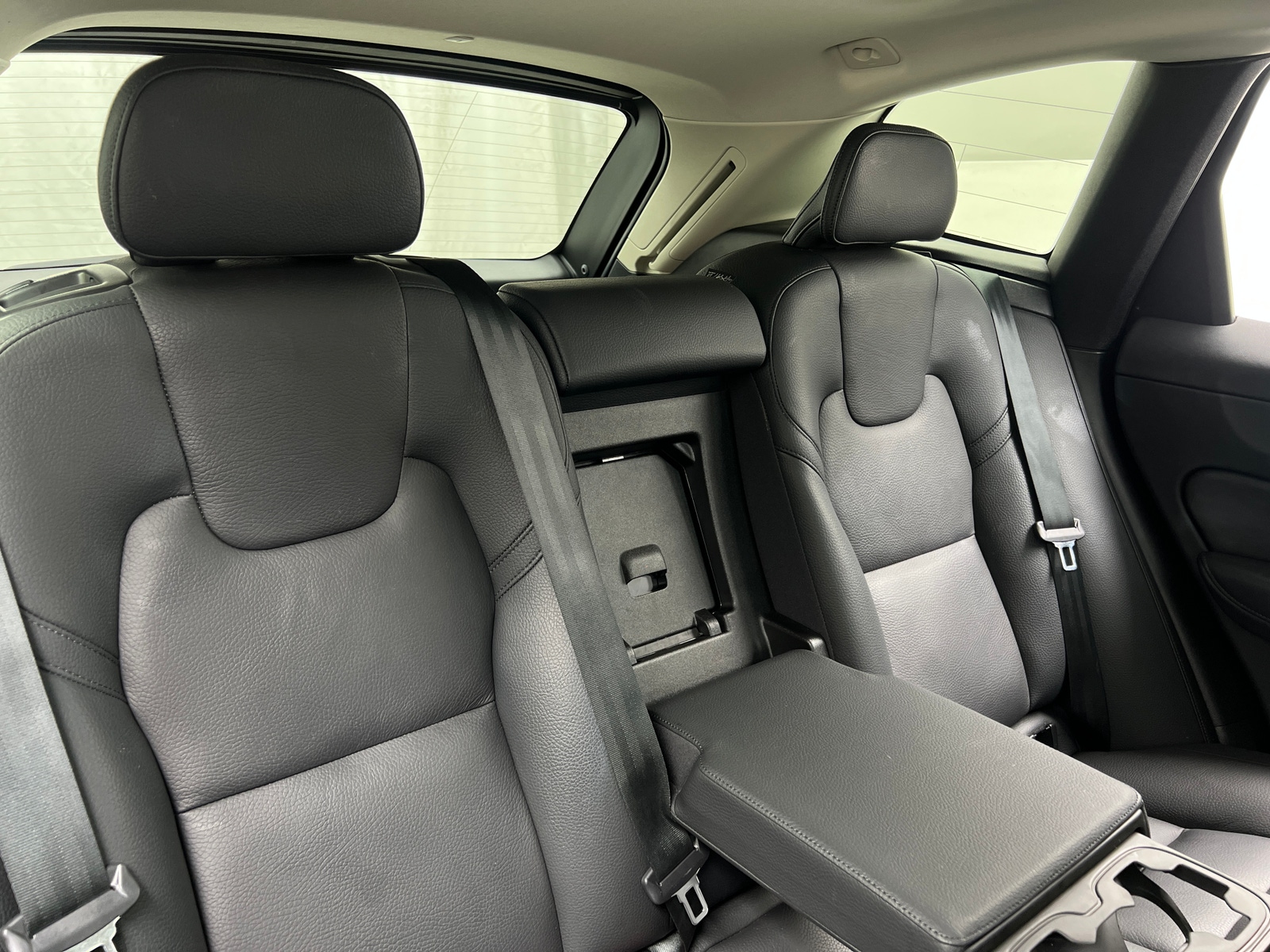 Thumbnail: 2023 Volvo XC60 - 5