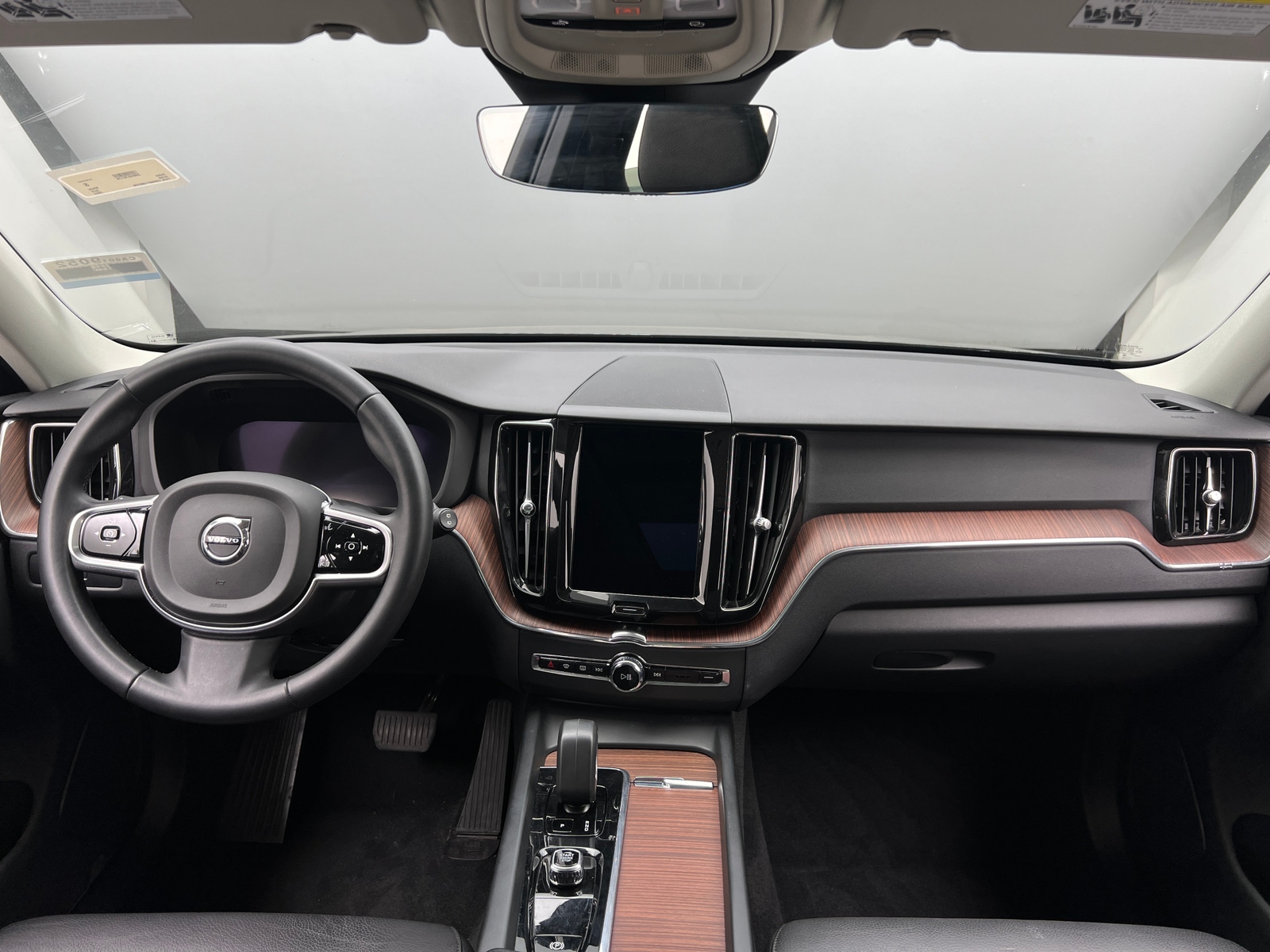 Thumbnail: 2023 Volvo XC60 - 2