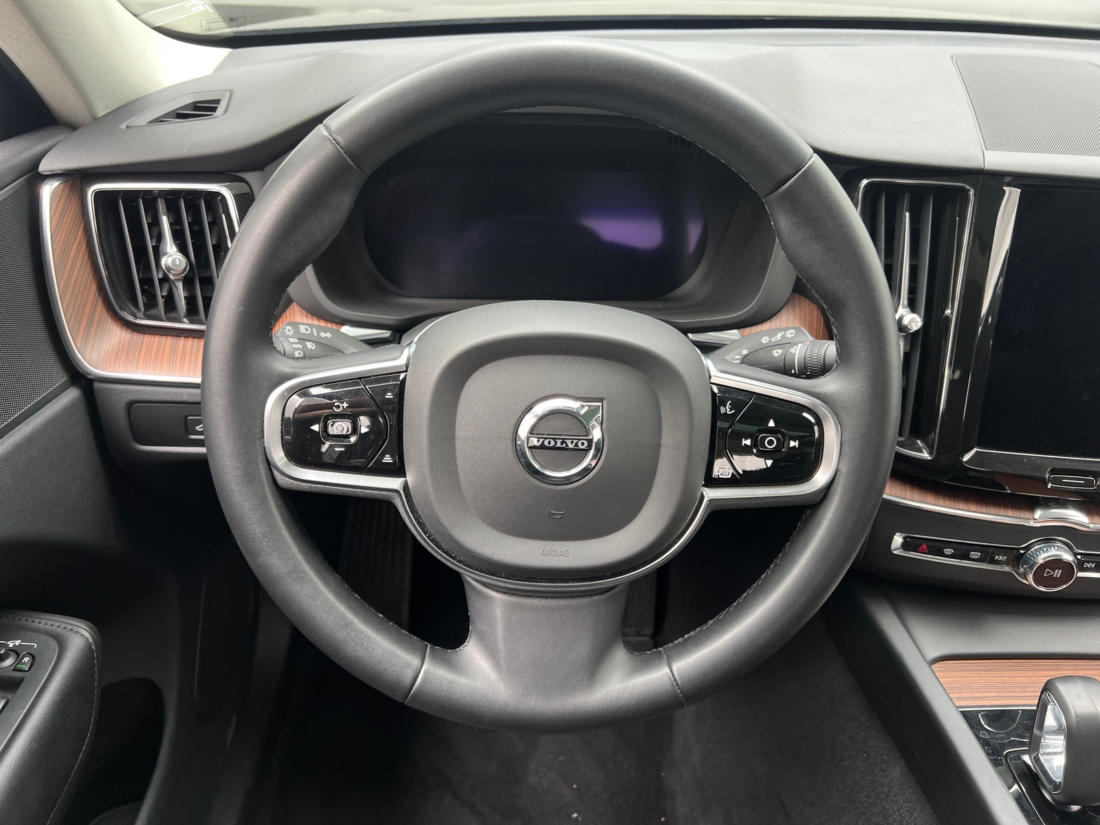 Thumbnail: 2023 Volvo XC60 - 4