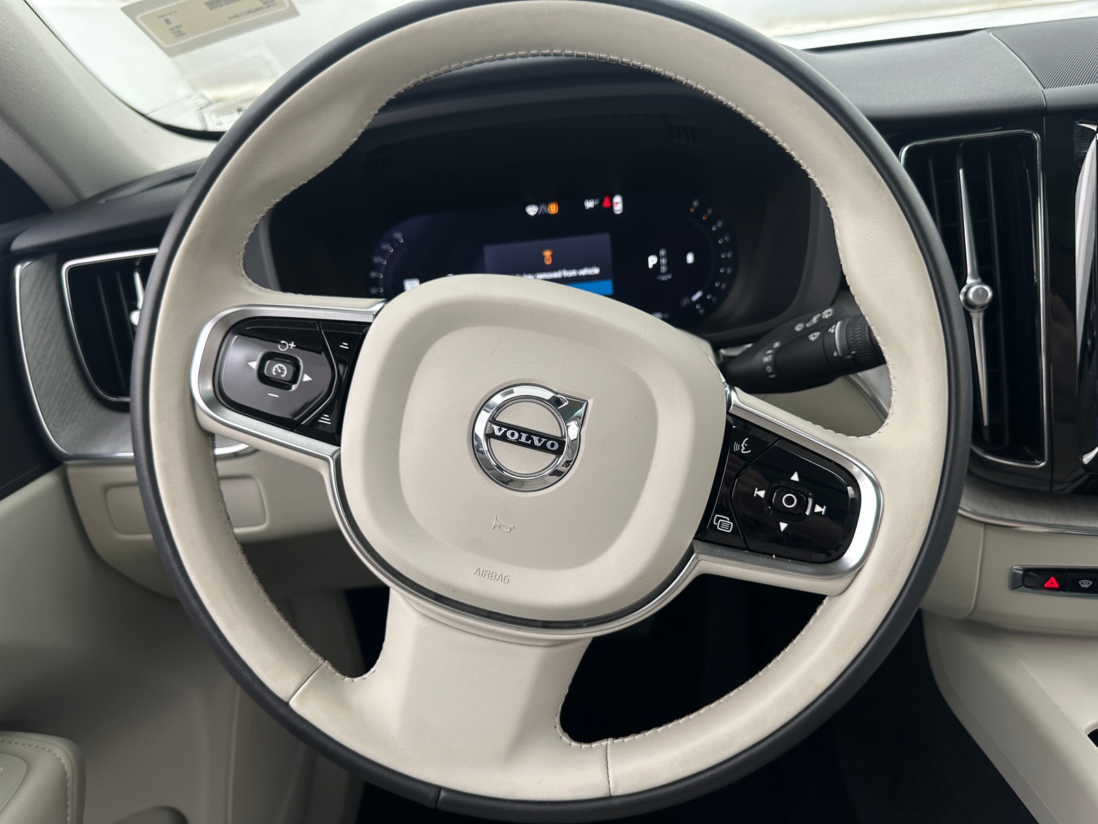 Thumbnail: 2024 Volvo XC60 - 4