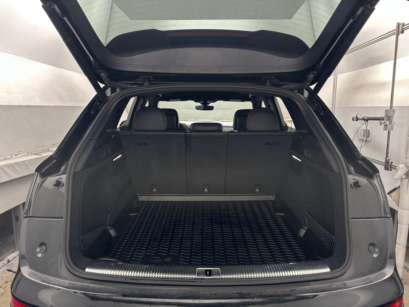 Thumbnail: 2020 Audi SQ5 - 6