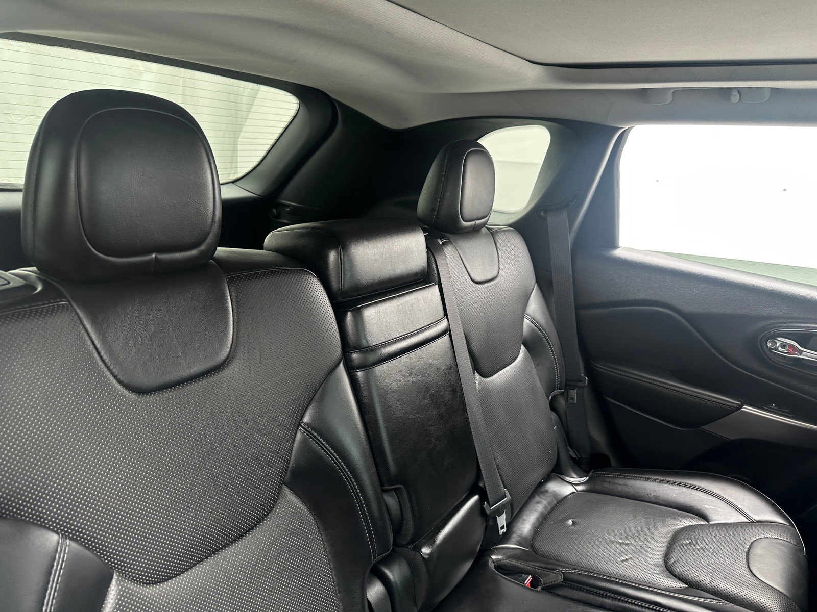 Thumbnail: 2019 Jeep Cherokee - 5