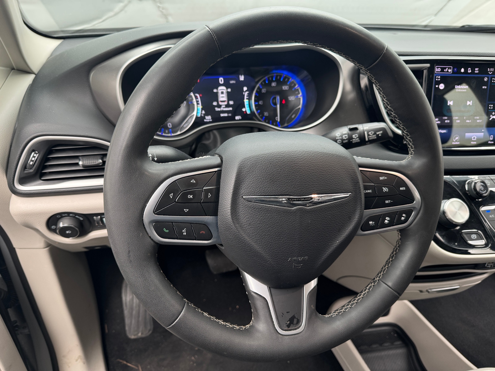 Thumbnail: 2024 Chrysler Pacifica - 4