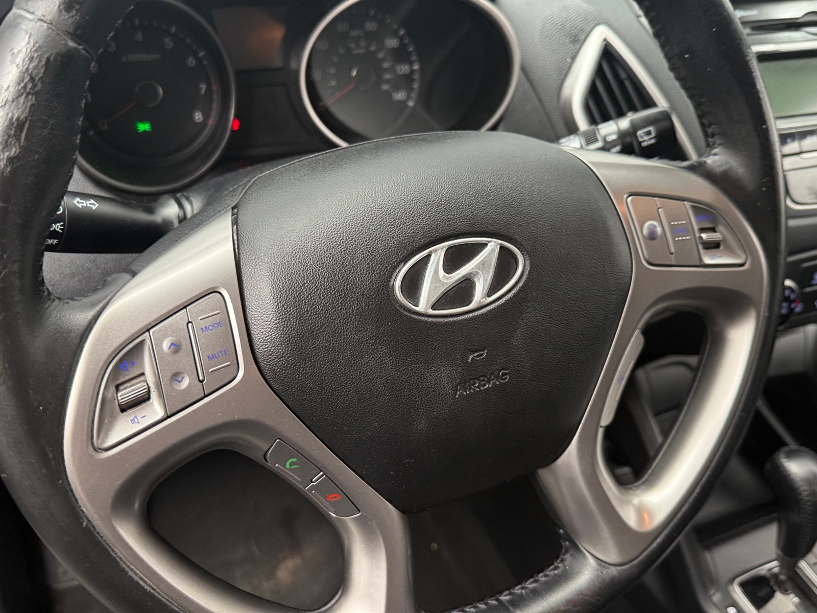 Thumbnail: 2010 Hyundai Tucson - 5