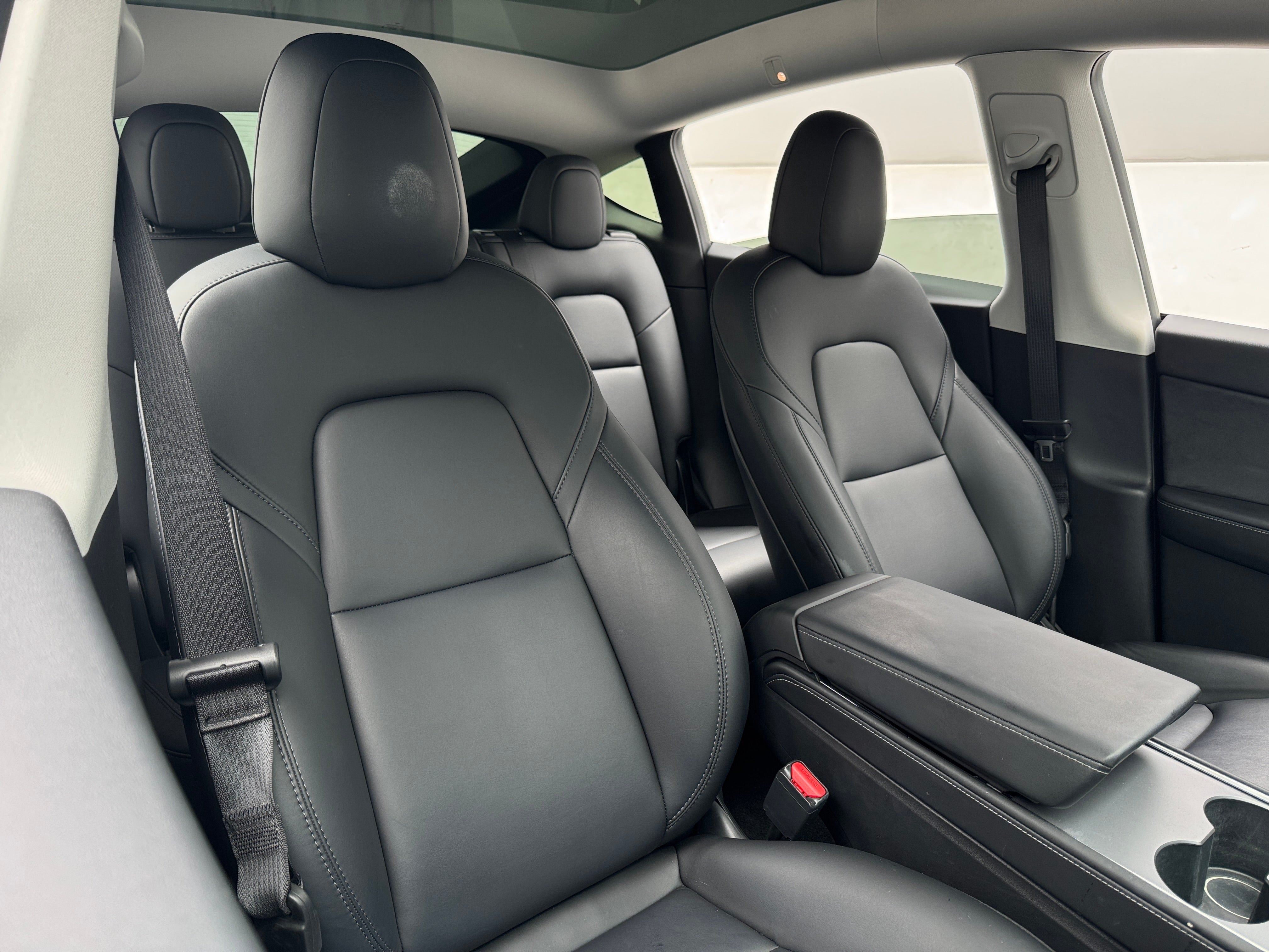 Used 2021 Tesla Model Y Long Range with VIN 5YJYGDEE1MF123940 for sale in Auburn, WA