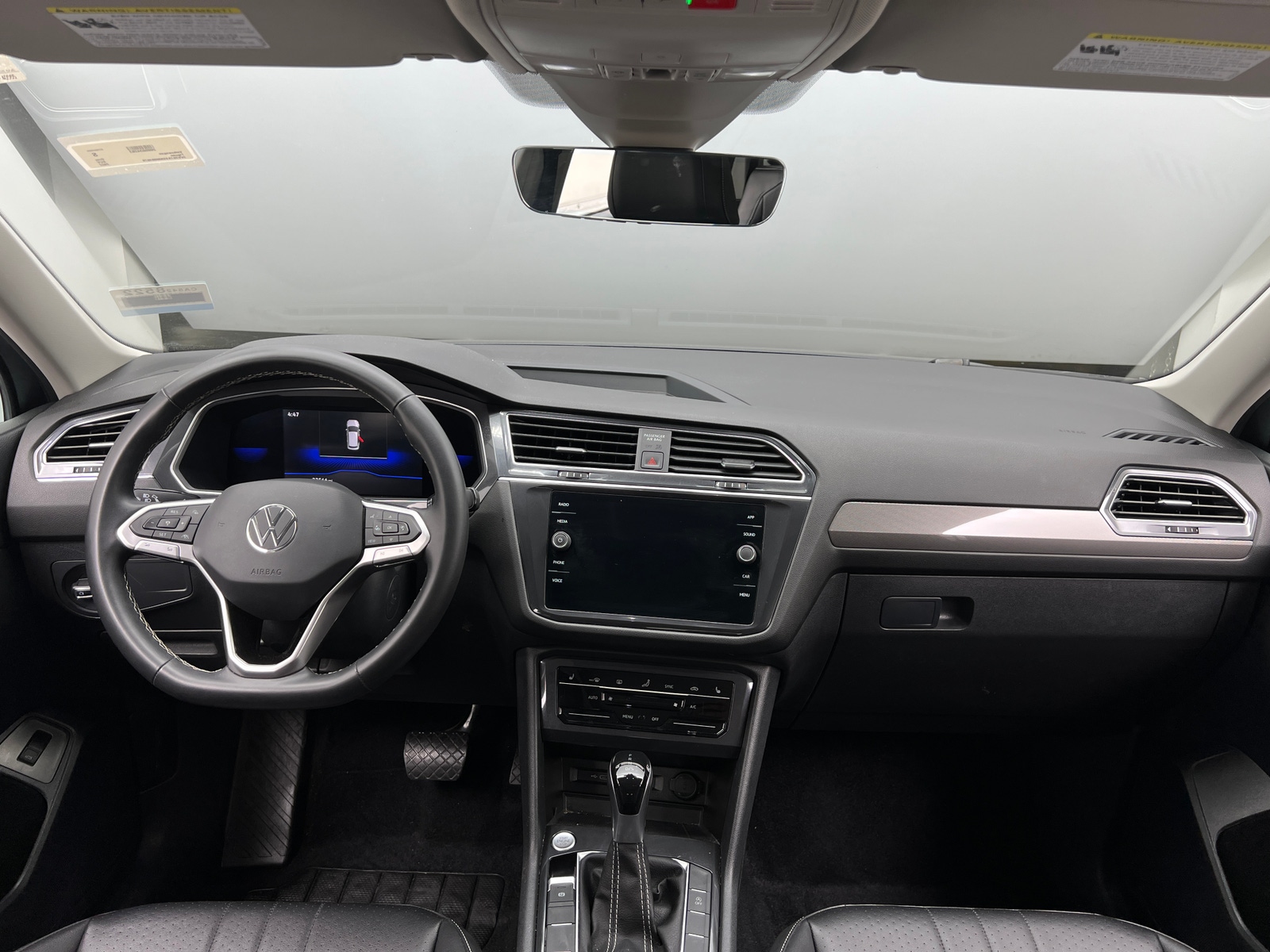 Thumbnail: 2022 Volkswagen Tiguan - 2