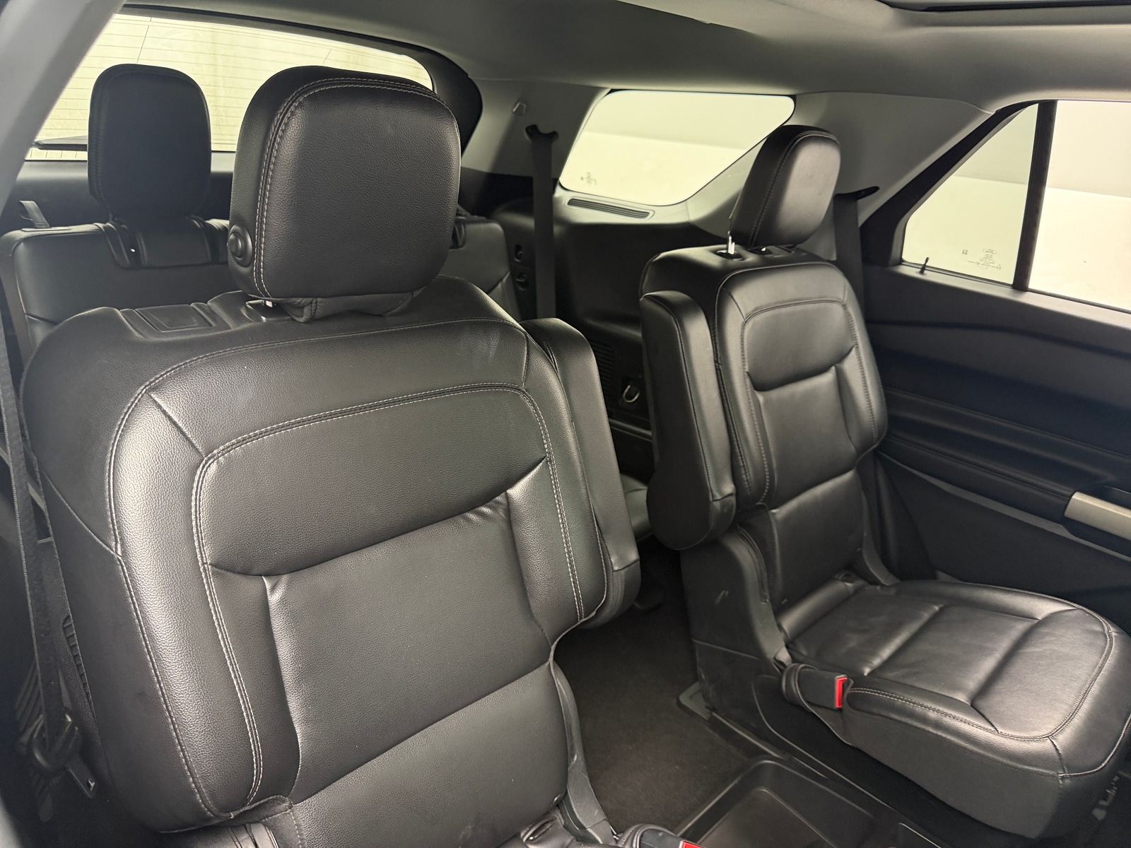 Thumbnail: 2020 Ford Explorer - 6
